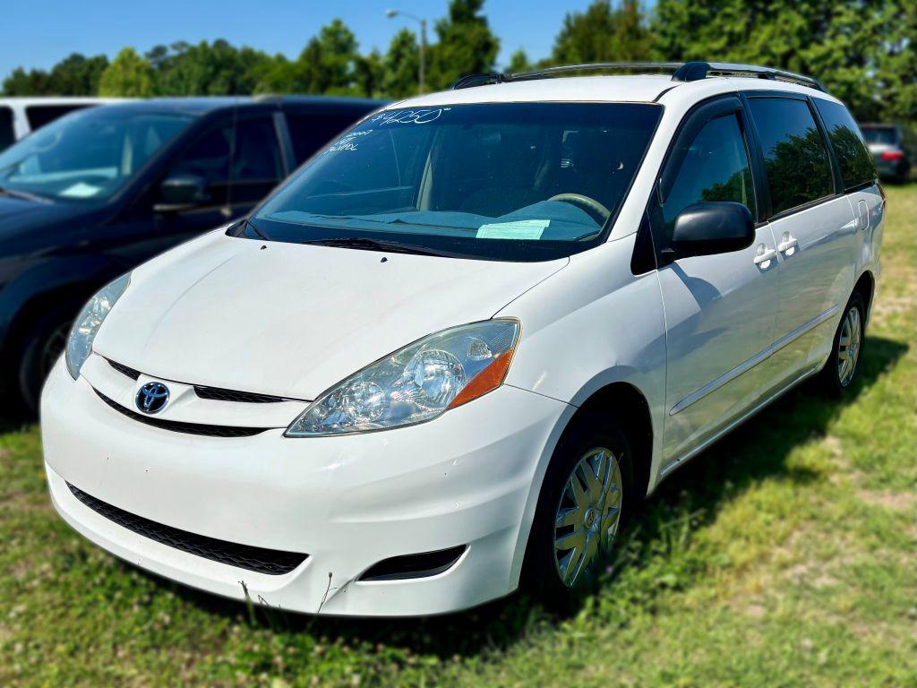 2007 Toyota Sienna CE 8-Passenger's photo