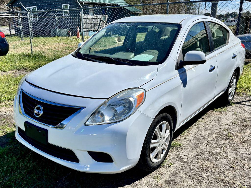 2012 Nissan Versa SV